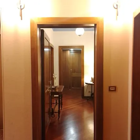 アパート Vista Colosseo Con 3 Camere, 3 Bagni A 100m Dalla Metro Colosseo